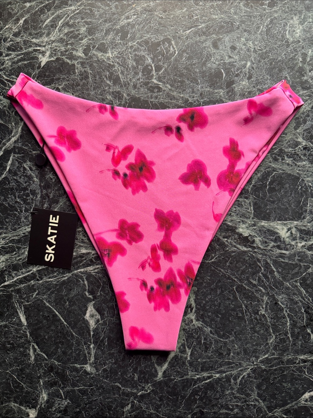 Skatie Kelly Bottom in Athena
